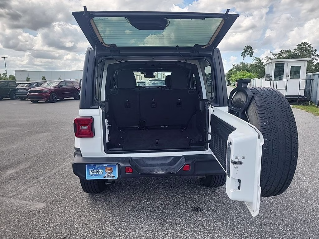2024 White Jeep Wrangler Sahara 4X4 SUV