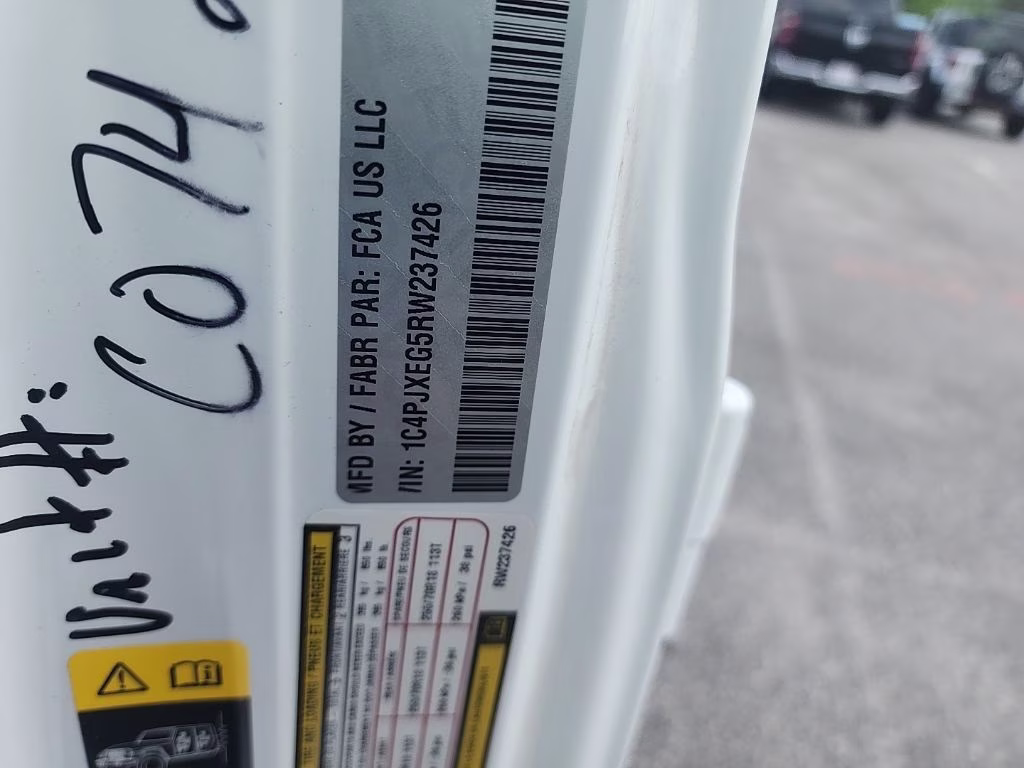 2024 White Jeep Wrangler Sahara 4X4 SUV