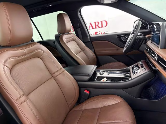 2023 Red Metallic Lincoln Aviator Reserve RWD SUV