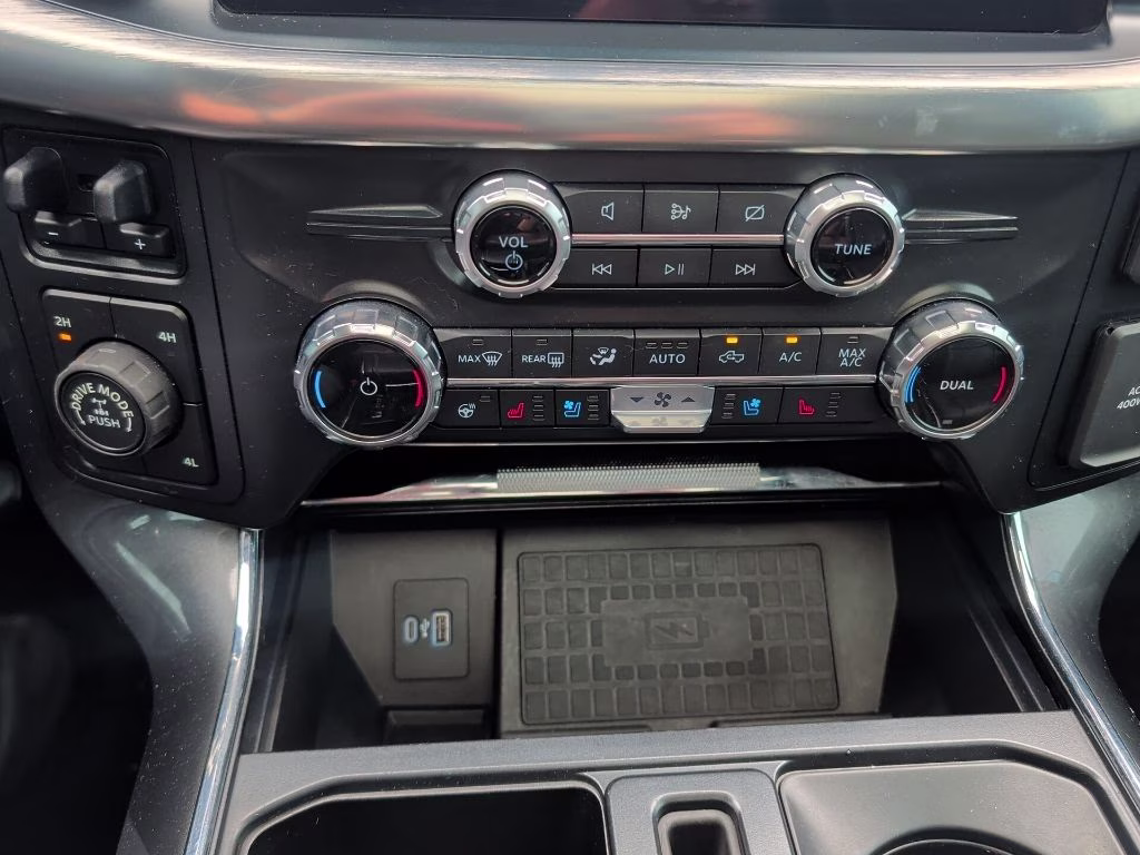 2022 Oxford White Ford F-150 Lariat 4X4 Truck