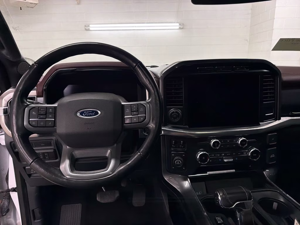 2022 Oxford White Ford F-150 Lariat 4X4 Truck