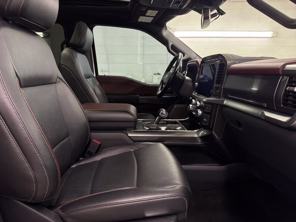 2022 Oxford White Ford F-150 Lariat 4X4 Truck