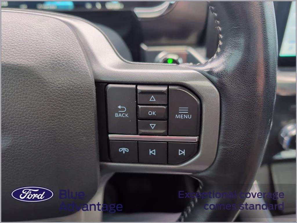 2022 Oxford White Ford F-150 Lariat 4X4 Truck