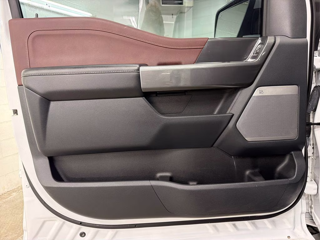 2022 Oxford White Ford F-150 Lariat 4X4 Truck
