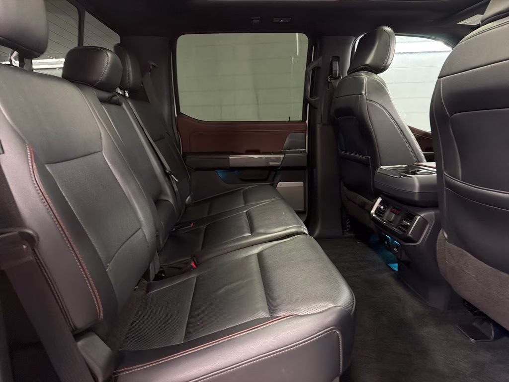 2022 Oxford White Ford F-150 Lariat 4X4 Truck