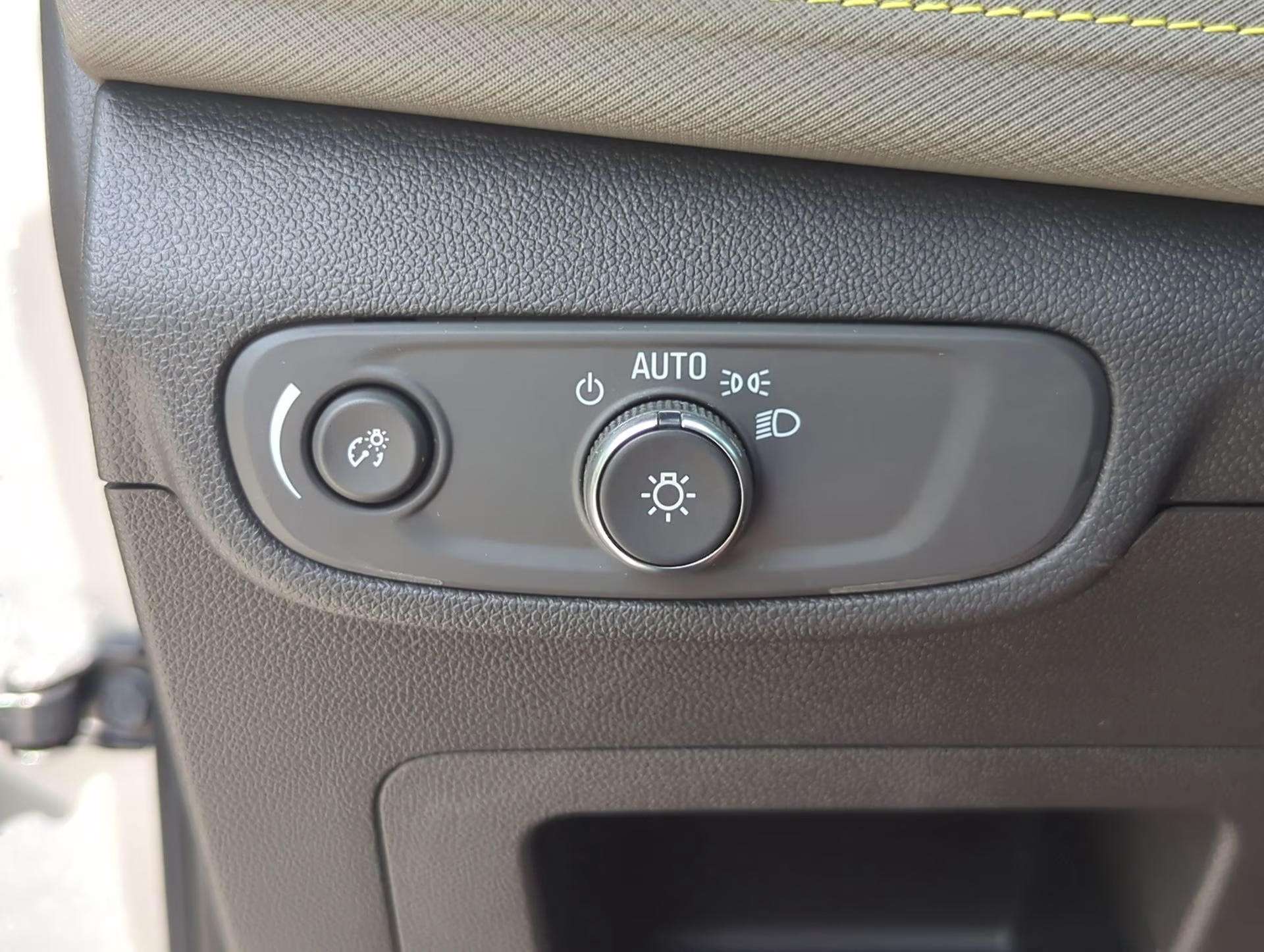 2024 Sterling Gray Metallic Chevrolet Trailblazer ACTIV AWD SUV