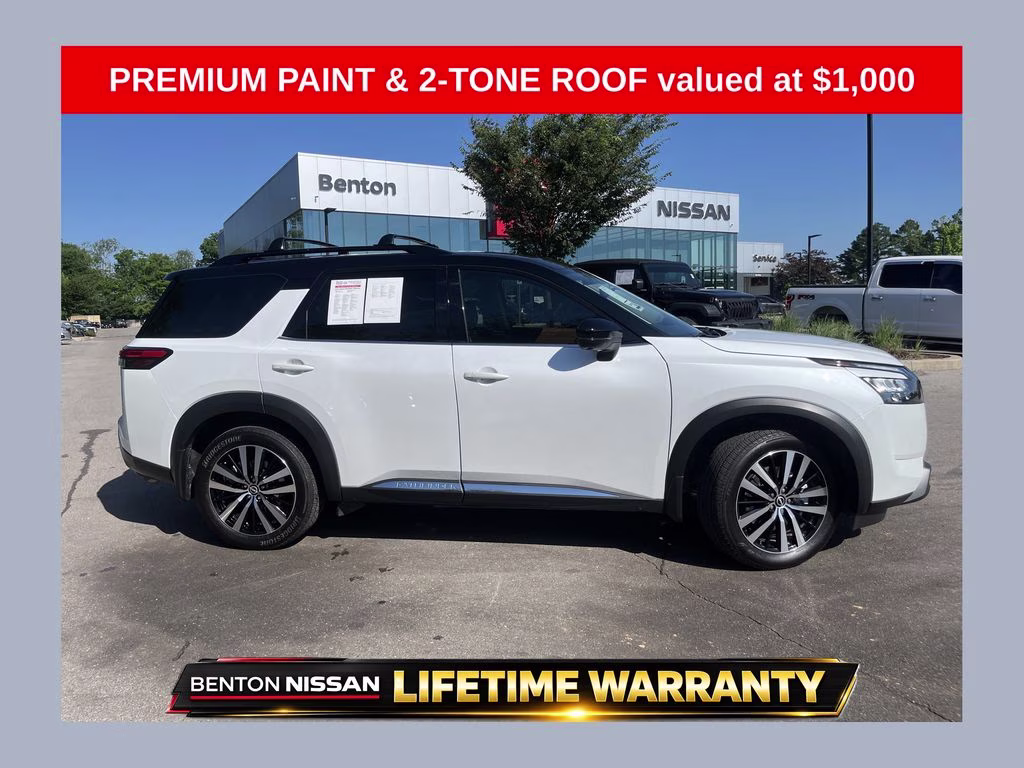 2025 Everest White Pearl/Black Nissan Pathfinder Platinum FWD SUV