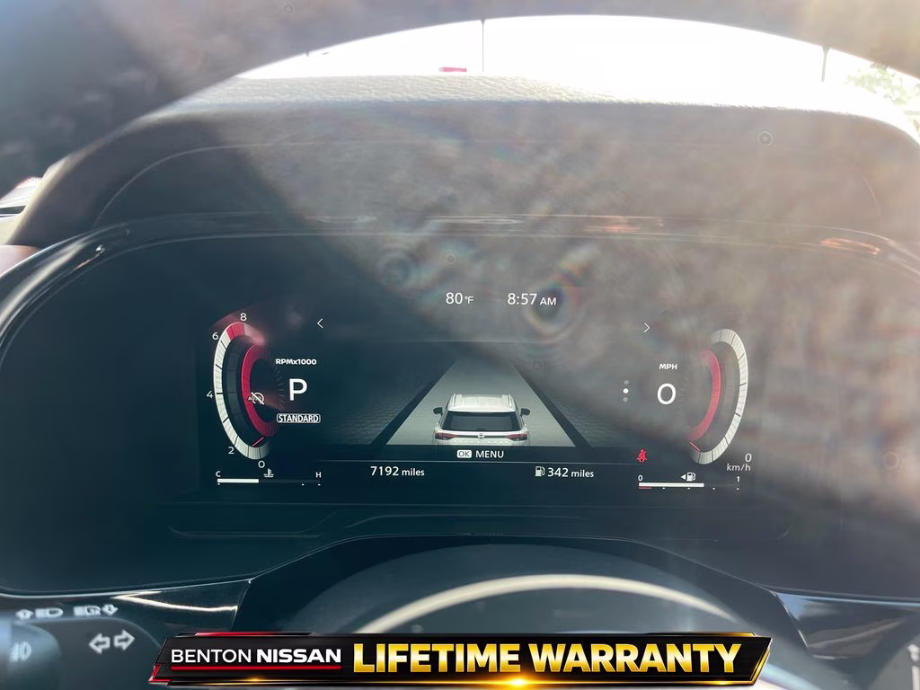 2025 Everest White Pearl/Black Nissan Pathfinder Platinum FWD SUV