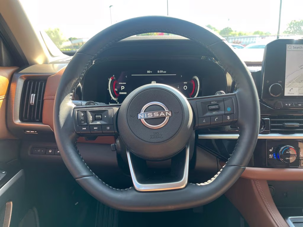 2025 Everest White Pearl/Black Nissan Pathfinder Platinum FWD SUV
