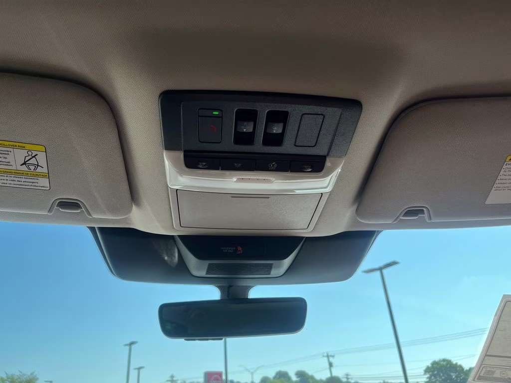 2025 Everest White Pearl/Black Nissan Pathfinder Platinum FWD SUV