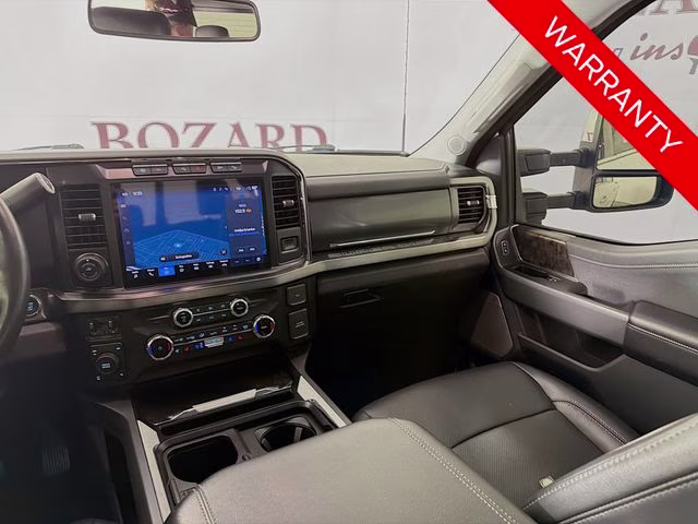 2024 Oxford White Ford Super Duty F-350 SRW Lariat 4X4 Truck