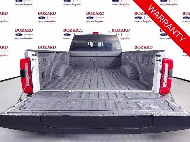 2024 Oxford White Ford Super Duty F-350 SRW Lariat 4X4 Truck