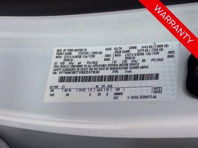 2024 Oxford White Ford Super Duty F-350 SRW Lariat 4X4 Truck