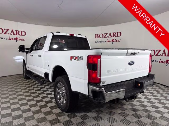 2024 Oxford White Ford Super Duty F-350 SRW Lariat 4X4 Truck
