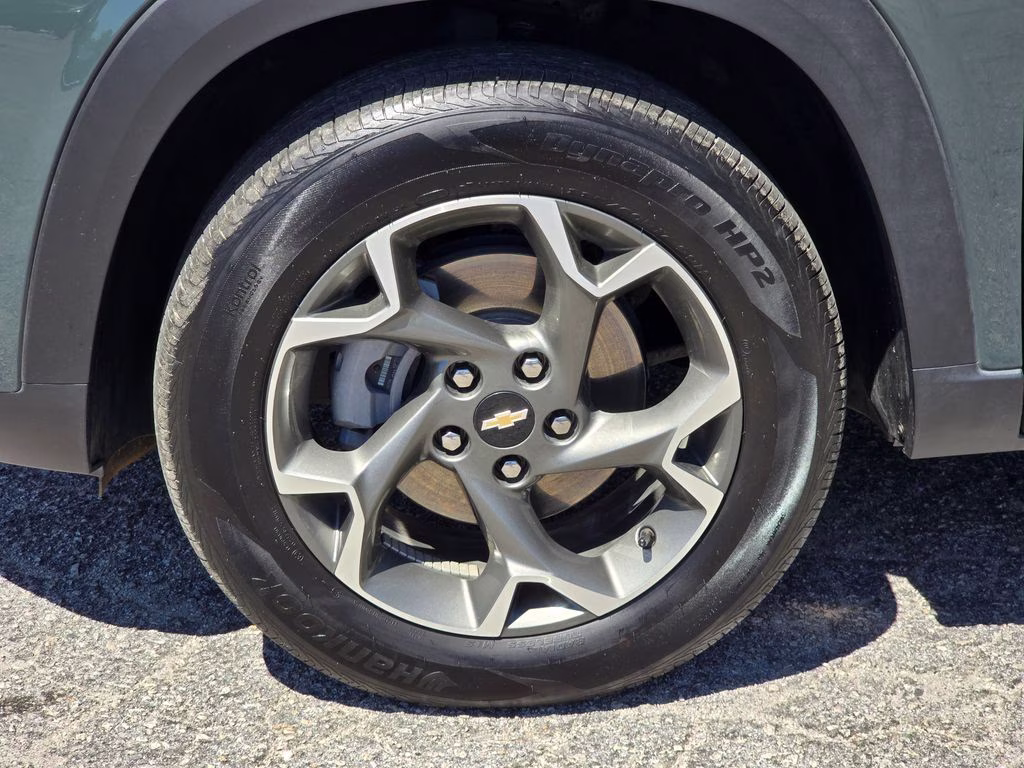 2025 Cypress Gray Chevrolet Trax LT FWD SUV