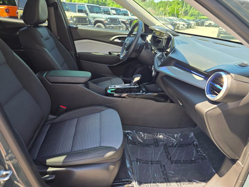 2025 Cypress Gray Chevrolet Trax LT FWD SUV