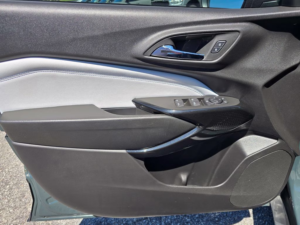 2025 Cypress Gray Chevrolet Trax LT FWD SUV