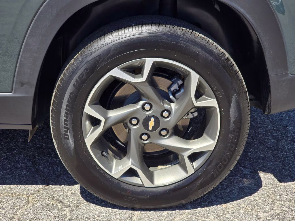 2025 Cypress Gray Chevrolet Trax LT FWD SUV