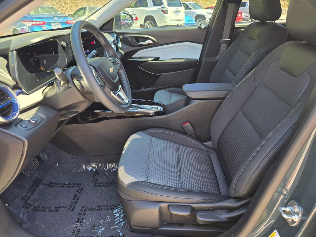 2025 Cypress Gray Chevrolet Trax LT FWD SUV