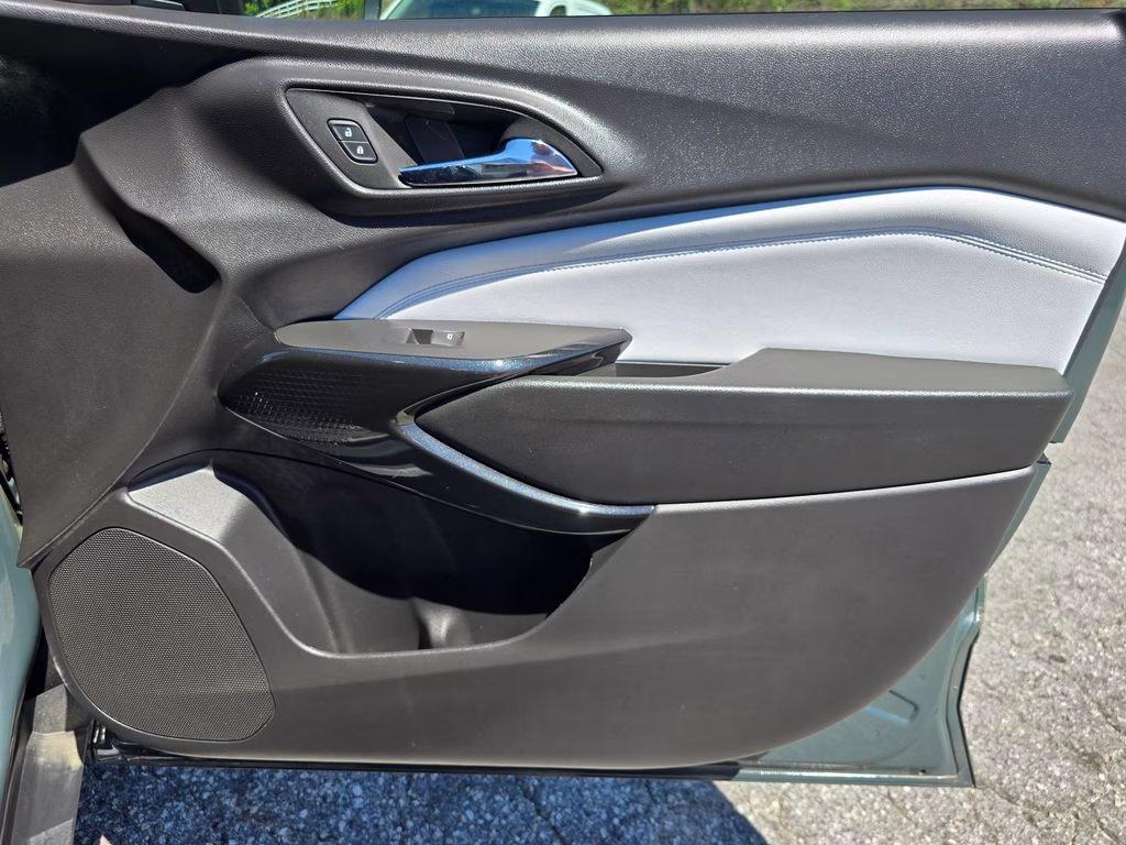 2025 Cypress Gray Chevrolet Trax LT FWD SUV