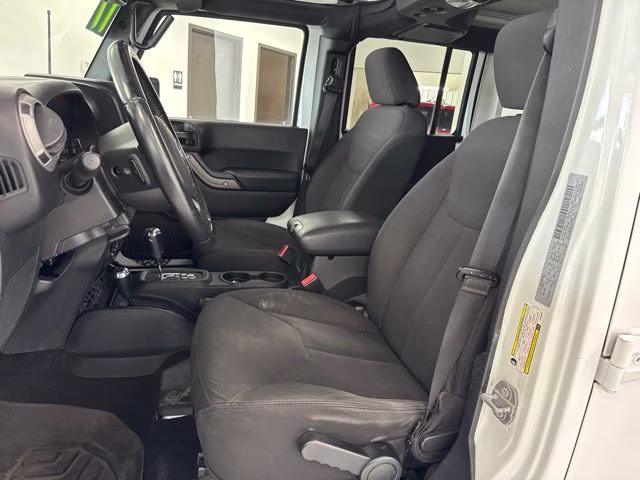 2017 Bright White Clearcoat Jeep Wrangler Unlimited Sport 4X4 SUV