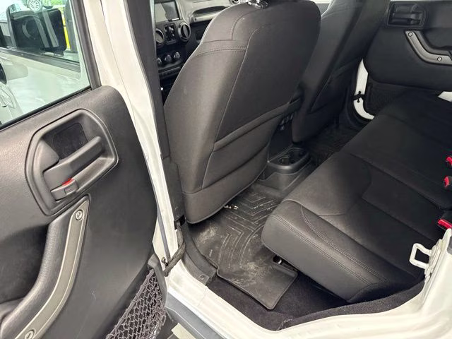 2017 Bright White Clearcoat Jeep Wrangler Unlimited Sport 4X4 SUV