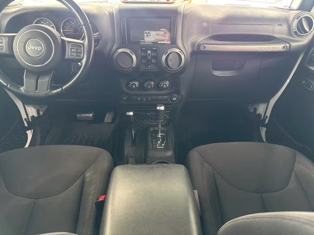 2017 Bright White Clearcoat Jeep Wrangler Unlimited Sport 4X4 SUV
