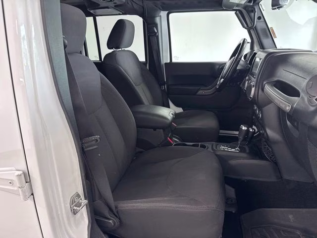 2017 Bright White Clearcoat Jeep Wrangler Unlimited Sport 4X4 SUV
