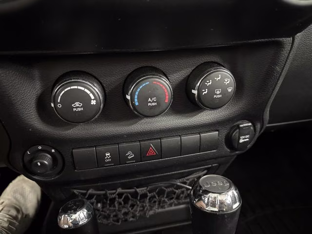 2017 Bright White Clearcoat Jeep Wrangler Unlimited Sport 4X4 SUV