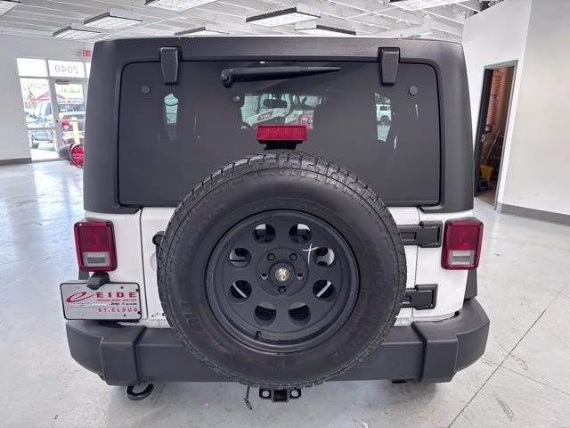 2017 Bright White Clearcoat Jeep Wrangler Unlimited Sport 4X4 SUV