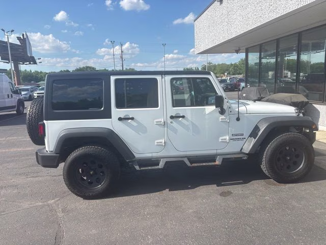 2017 Bright White Clearcoat Jeep Wrangler Unlimited Sport 4X4 SUV
