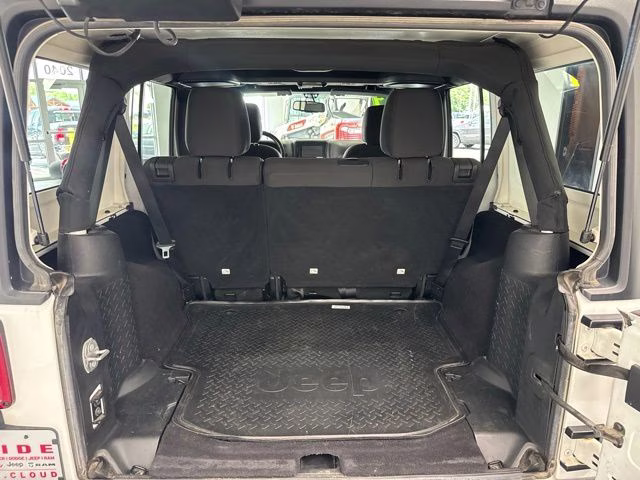 2017 Bright White Clearcoat Jeep Wrangler Unlimited Sport 4X4 SUV