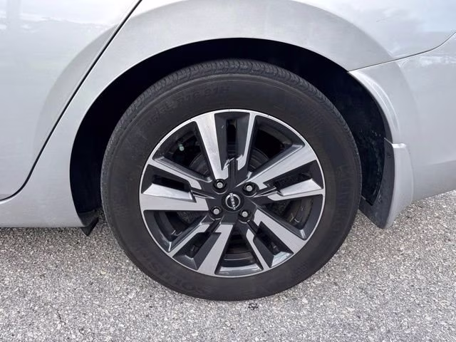 2024 Brilliant Silver Metallic Nissan Versa S FWD Sedan