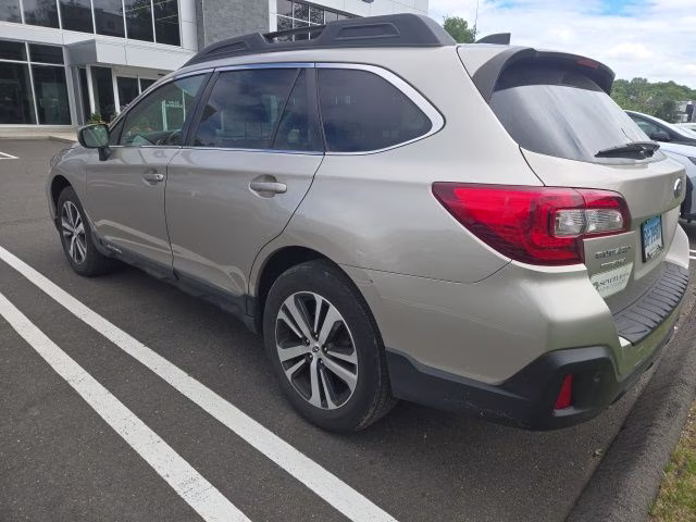 2019 Tungsten Metallic Subaru Outback 2.5i AWD SUV