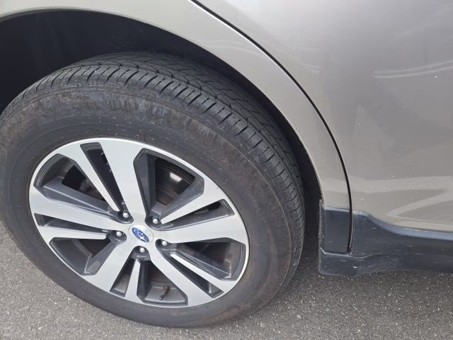 2019 Tungsten Metallic Subaru Outback 2.5i AWD SUV