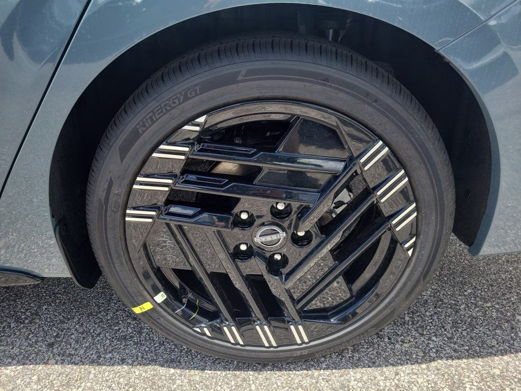 2026 Atlantic Gray/Super Black Nissan Sentra SR FWD Sedan