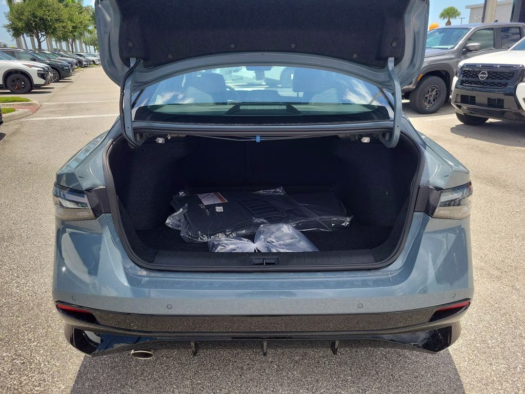 2026 Atlantic Gray/Super Black Nissan Sentra SR FWD Sedan
