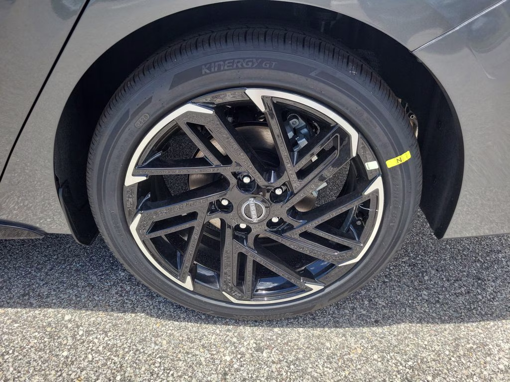 2026 Gun Metallic Nissan Sentra SR FWD Sedan