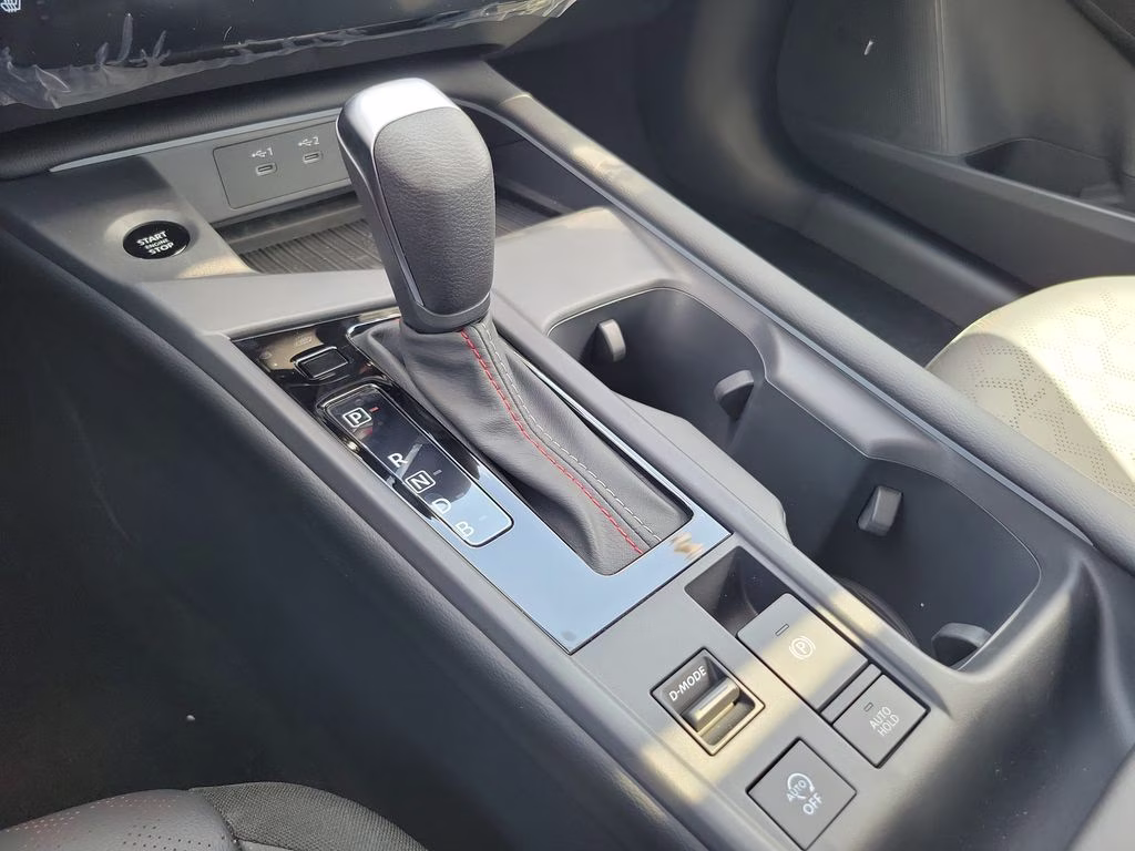 2026 Aspen White/Super Black Nissan Sentra SR FWD Sedan