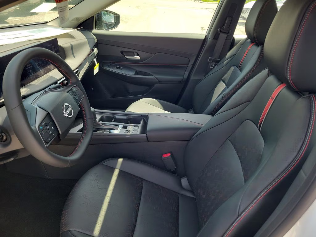 2026 Aspen White/Super Black Nissan Sentra SR FWD Sedan