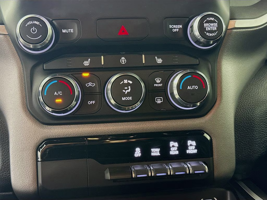 2022 Flame Red Clearcoat Ram 1500 Big Horn/Lone Star 4X4 Truck