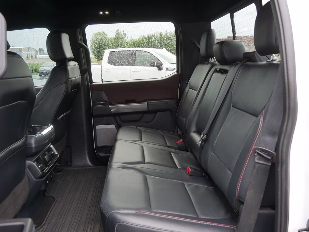 2022 Oxford White Ford F-150 Lariat w/ 501A + Sport Appearance Pckg 4X4 Truck