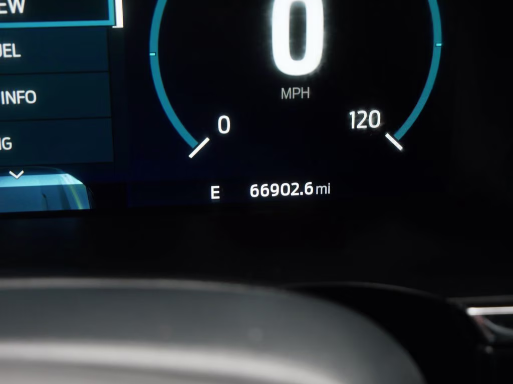 2022 Oxford White Ford F-150 Lariat 4X4 Truck