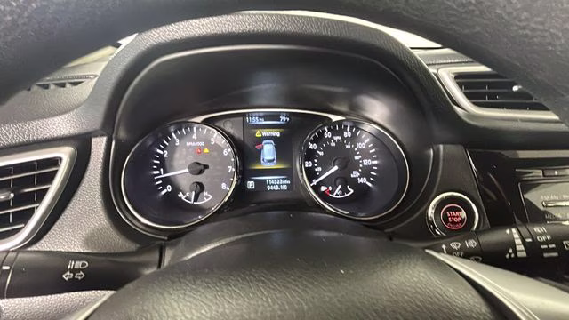 2015 Cayenne Red Pearl Nissan Rogue SV AWD SUV