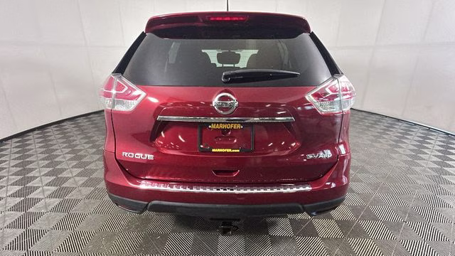 2015 Cayenne Red Pearl Nissan Rogue SV AWD SUV