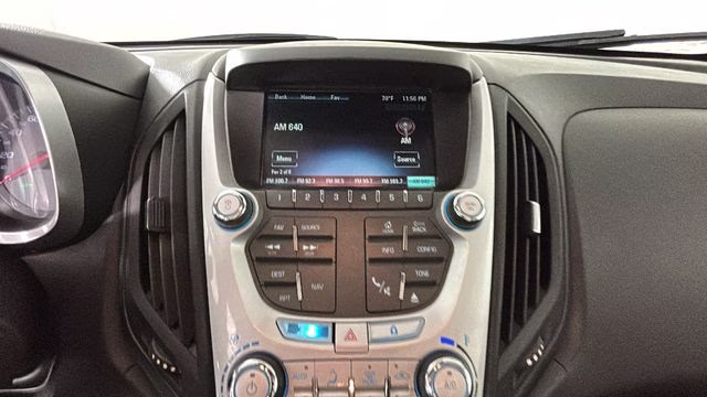 2015 Silver Ice Metallic Chevrolet Equinox LT FWD SUV