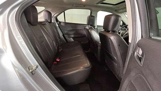 2015 Silver Ice Metallic Chevrolet Equinox LT FWD SUV