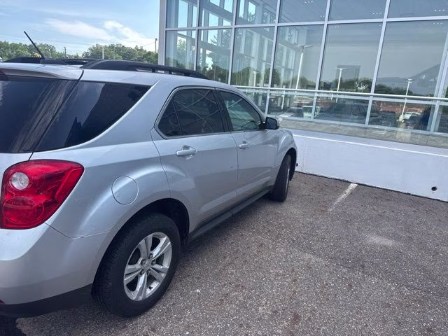 2015 Silver Ice Metallic Chevrolet Equinox LT FWD SUV