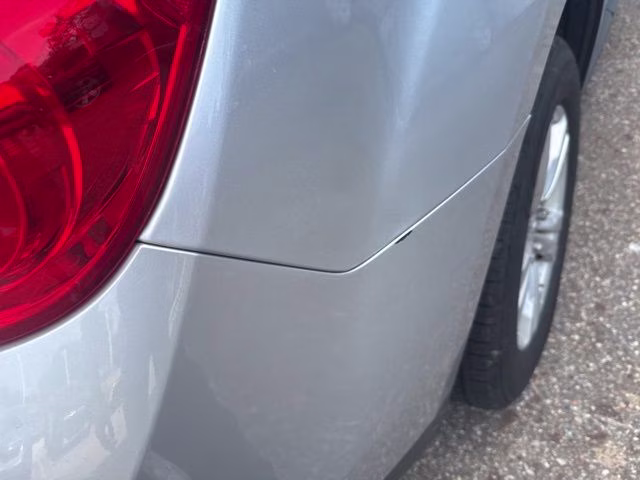 2015 Silver Ice Metallic Chevrolet Equinox LT FWD SUV
