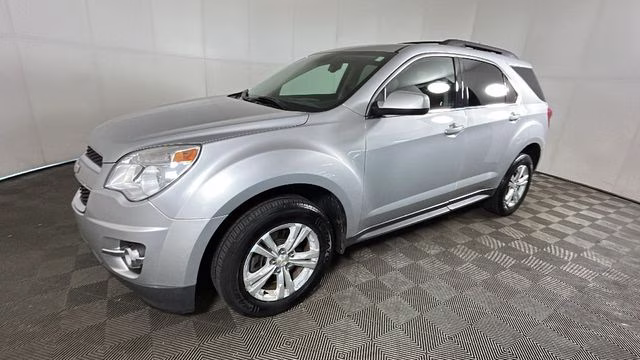 2015 Silver Ice Metallic Chevrolet Equinox LT FWD SUV